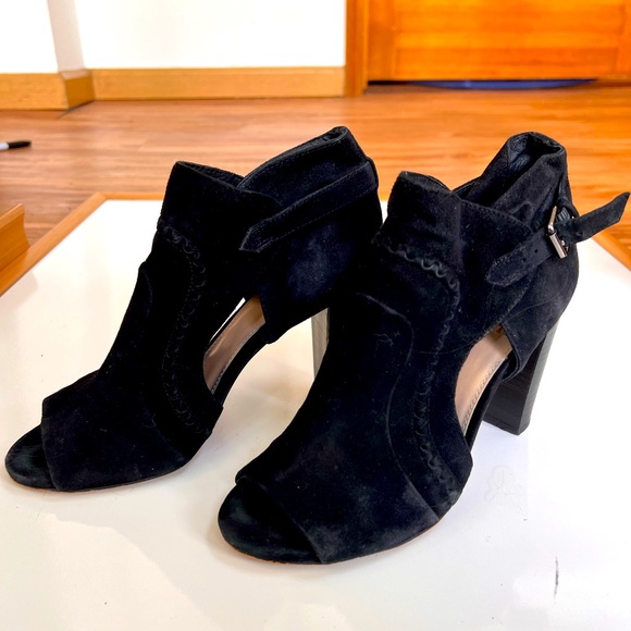 New Vince Camuto Conley Buckle Open Toe Bootie Size 7 Black Suede Stacked Heel - Picture 4 of 16